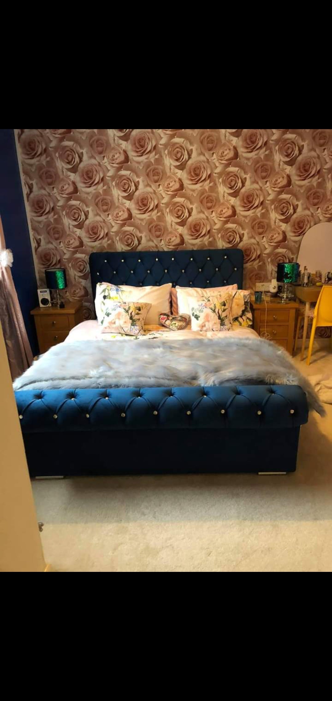 Chesterfield Sleigh"Ottomon" Frame & Mattress Package